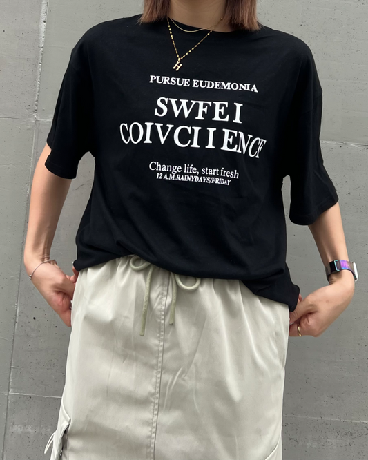 ロゴプリントTシャツ